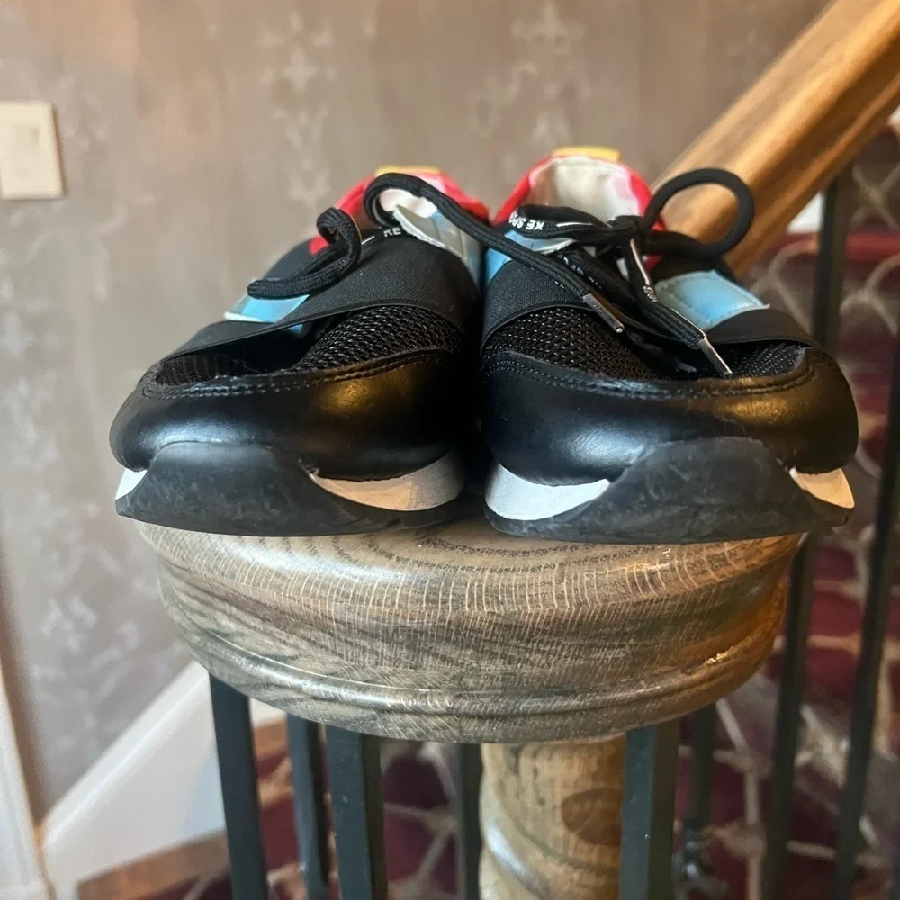 - Weeboo sneakers boys 7. Very good condition. Black blue red. Yellow water shoe